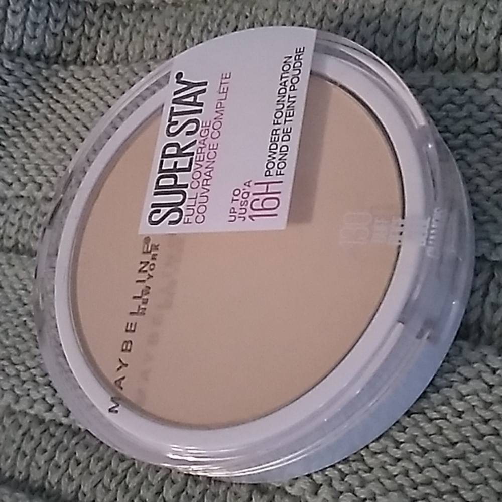 4pz of Maybelline #130 "SUPER STAY 16H"